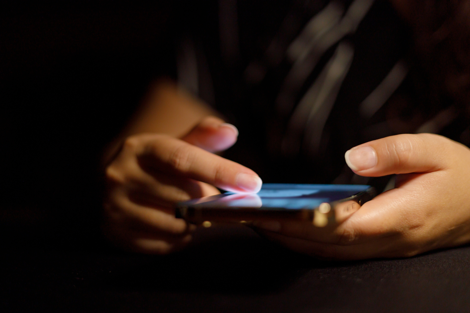 ¿Sabes qué son los patrones oscuros? Ayúdanos a investigarlos 