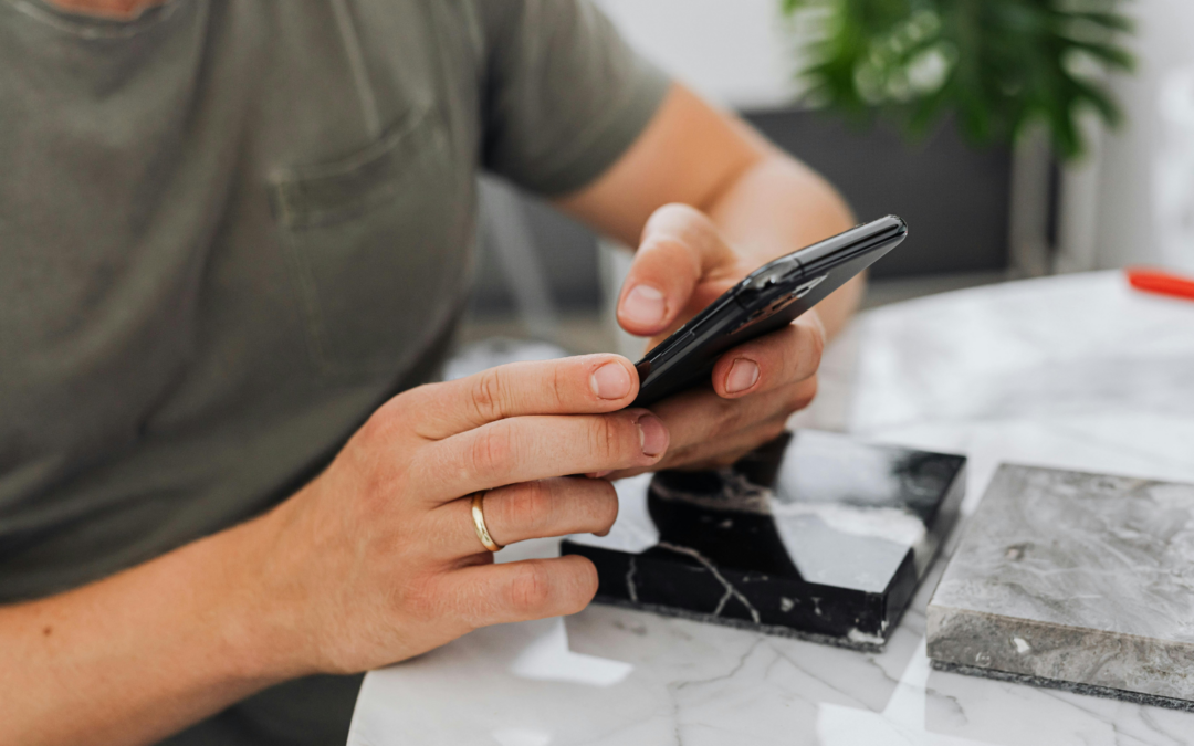 Los consumidores europeos denunciamos a Meta, TikTok y Google por la desprotección frente al fraude financiero